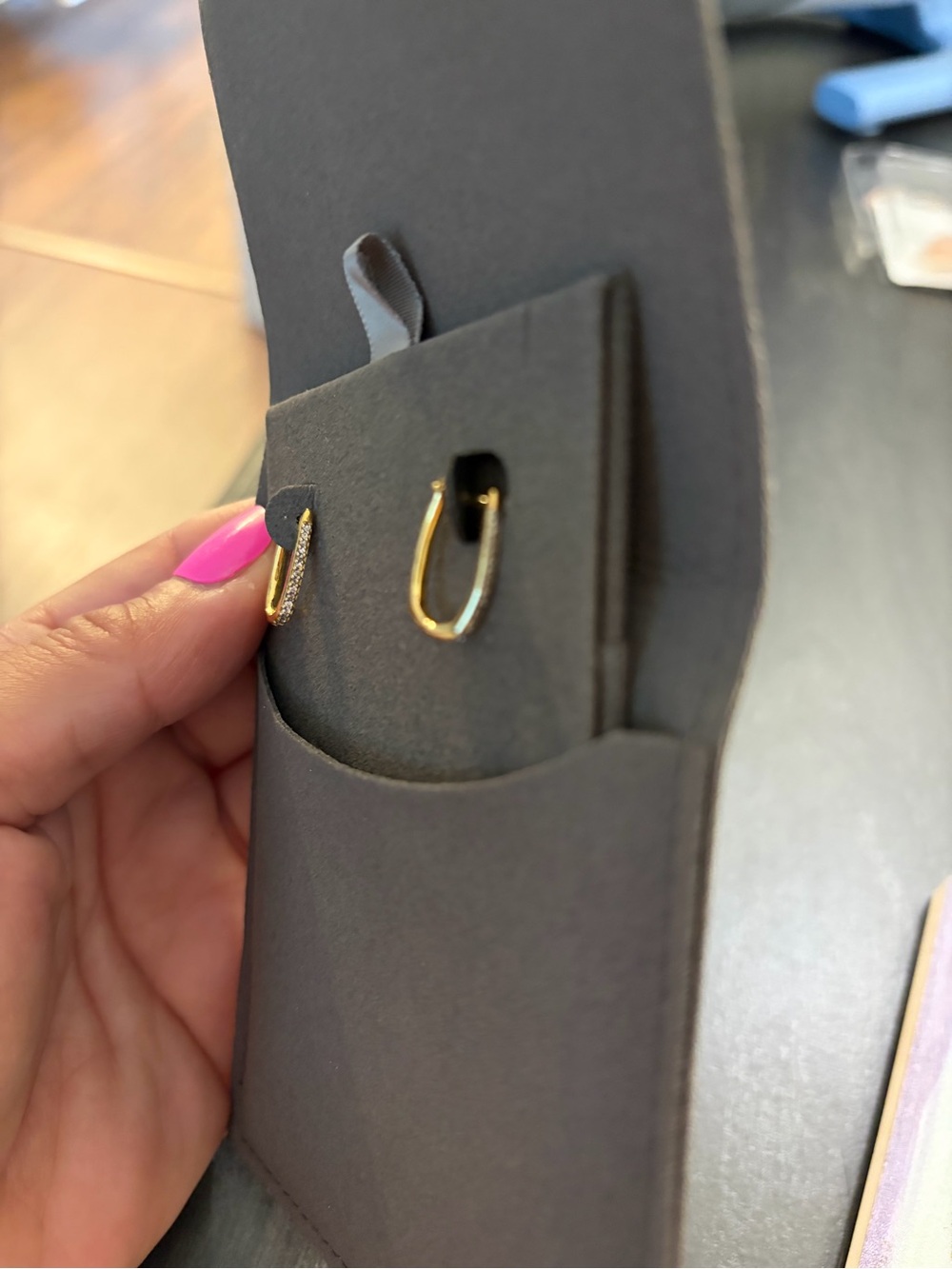 Kendra scott Demi fine earrings - Picture 1 of 4